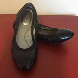 Me Too black flats, 8.5M